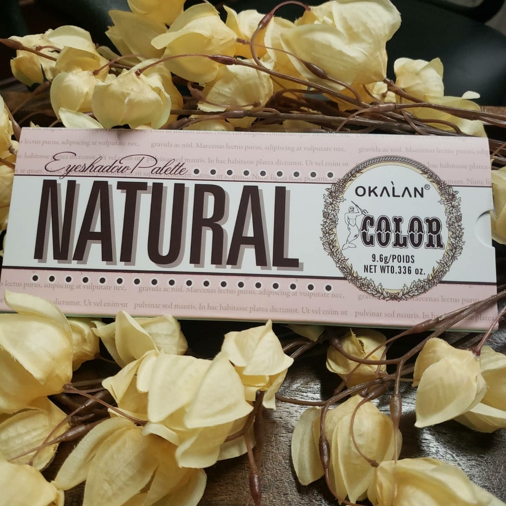 AKALAN  12 EYE SHADOW